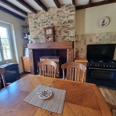 Holiday home Avec Piscine Et Etang Dordogne