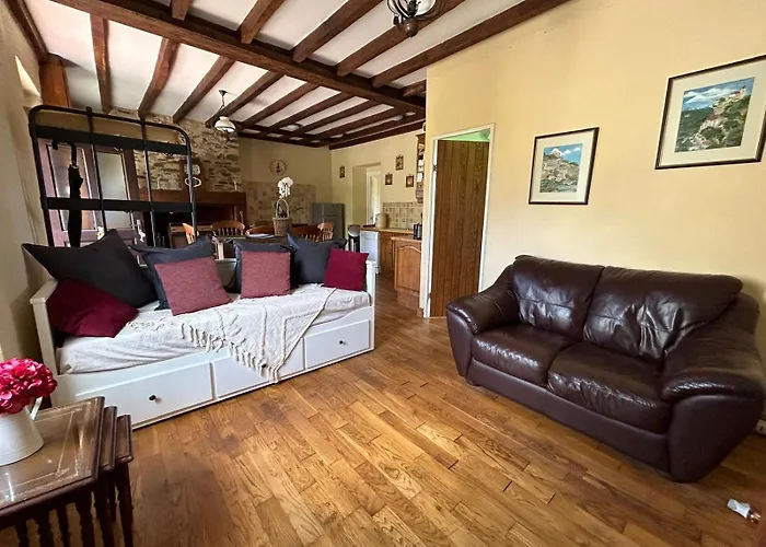 Avec Piscine Et Etang Dordogne Vakantiehuis Sarrazac (Dordogne)