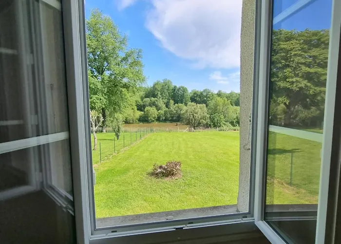 Avec Piscine Et Etang Dordogne * Sarrazac (Dordogne)